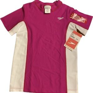 Speedo Short Sleeve Nylon Swim Shirt, Rashguard with UV Protection, BLOCKTHBURN